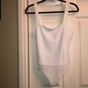 LULU’S white bodysuit